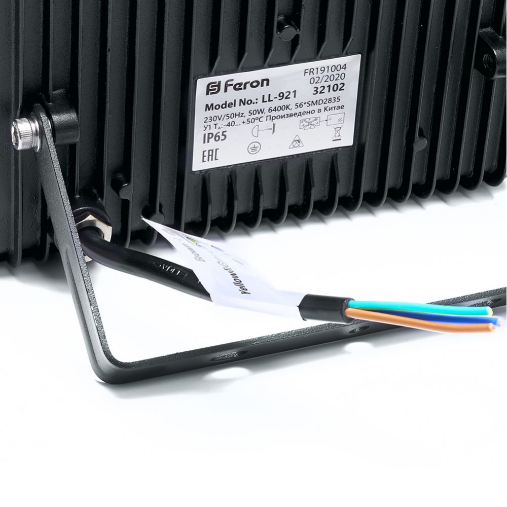 Светодиодный прожектор Feron LL-921 IP65 50W 6400K