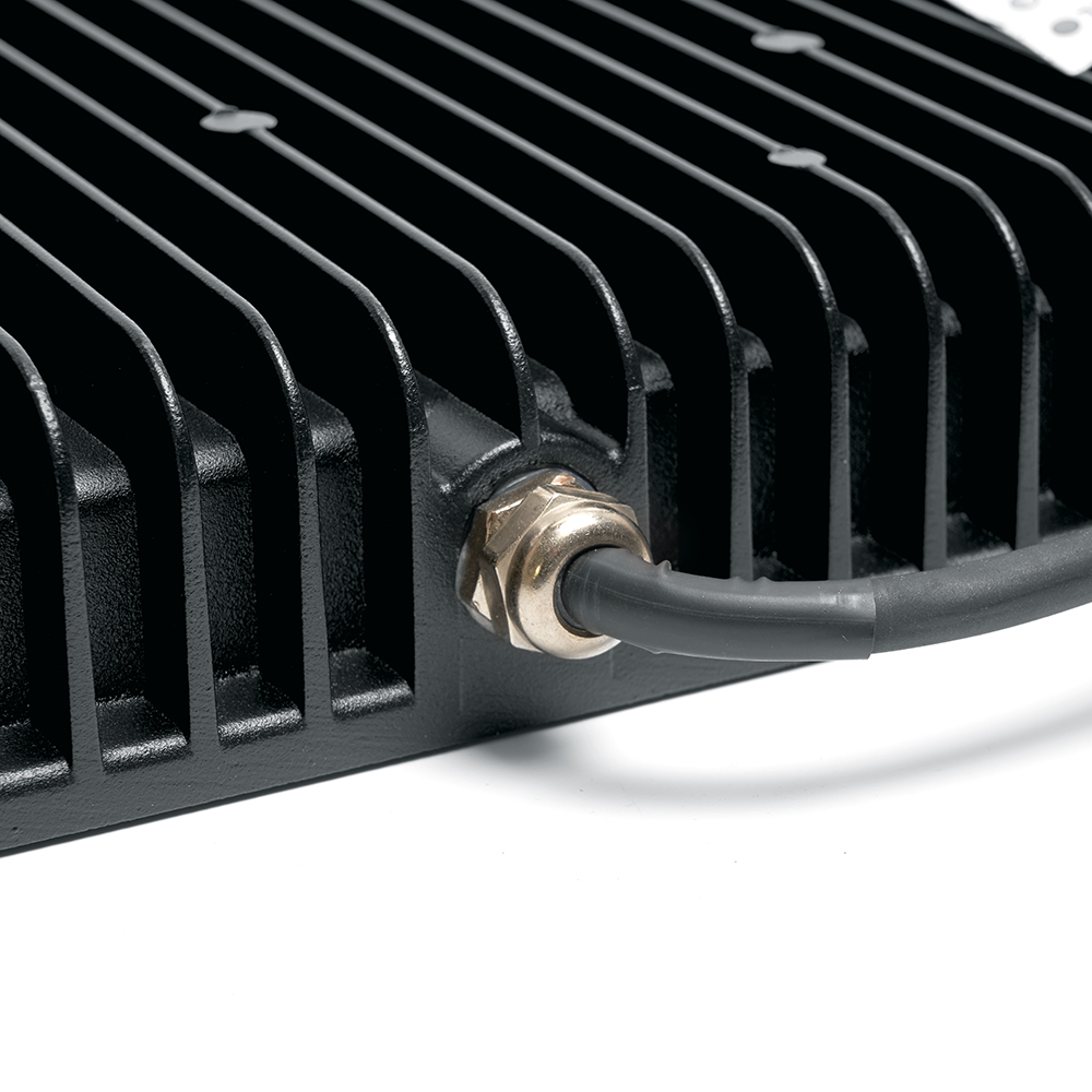 Светодиодный прожектор Feron LL-925 IP65 250W 6400K